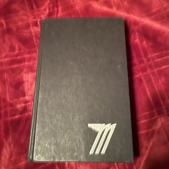 Maximum Ride by James Patterson - Picture 2 of 6